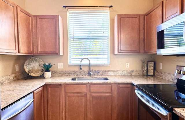 12276 COUNTRY WHITE Circle Gallery 4