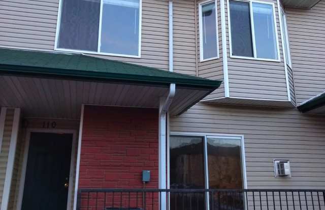 3 bedroom 1.5 bath close to Fort Carson photos photos