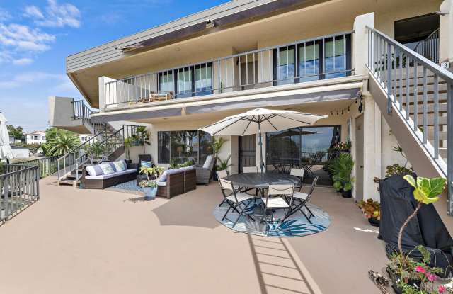 320 Encino Lane Gallery 3