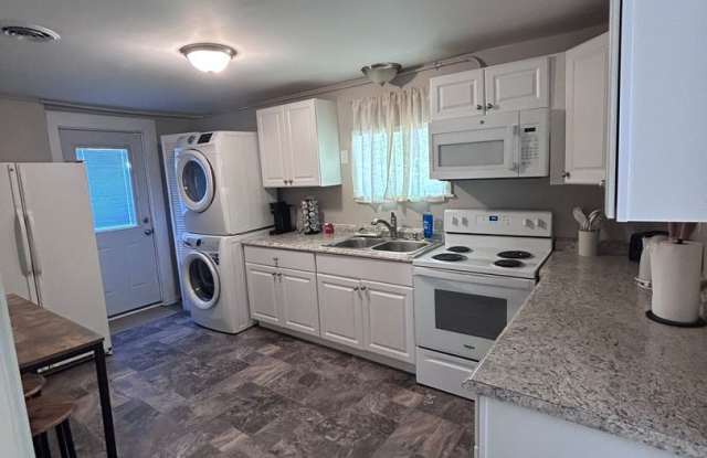Fully Furnished Mid-Term Rental in Richmond’s East End photos photos