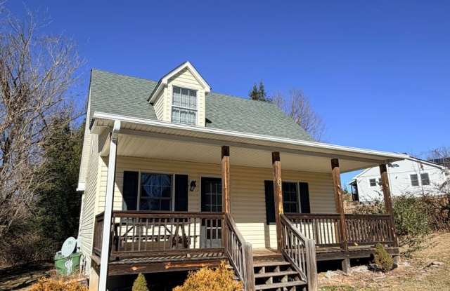 2 Bedroom 2 Bath Cape Style House in East Asheville - 52 Broadview Drive, Asheville, NC 28803