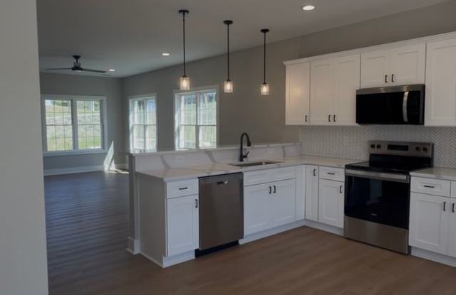 3 Bed, 2.5 bath Townhome Gallery 4