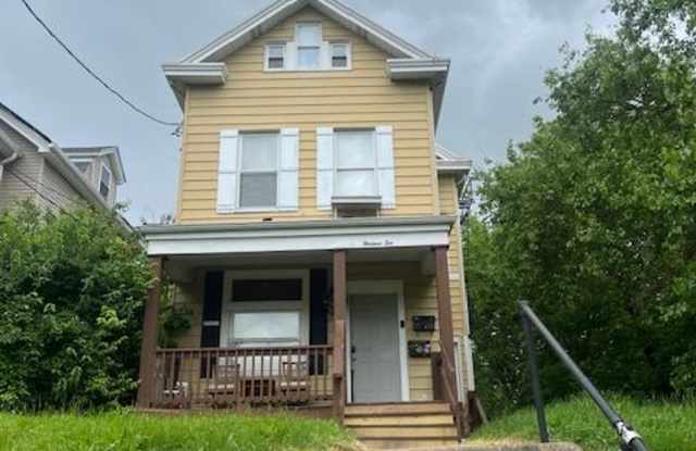1310 Manss Avenue - 2 photos photos