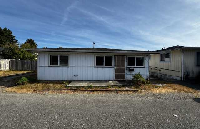 Spacious 2 Bed 1 Bath Home! photos photos