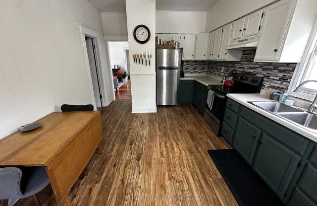 1049 7th St W photos photos