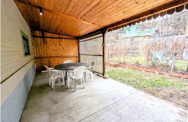 Craftsman style custom home in downtown La Grande photos photos