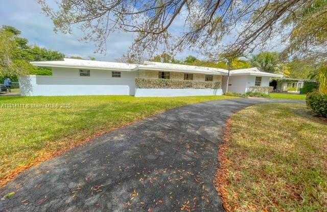 7485 SW 126th St photos photos