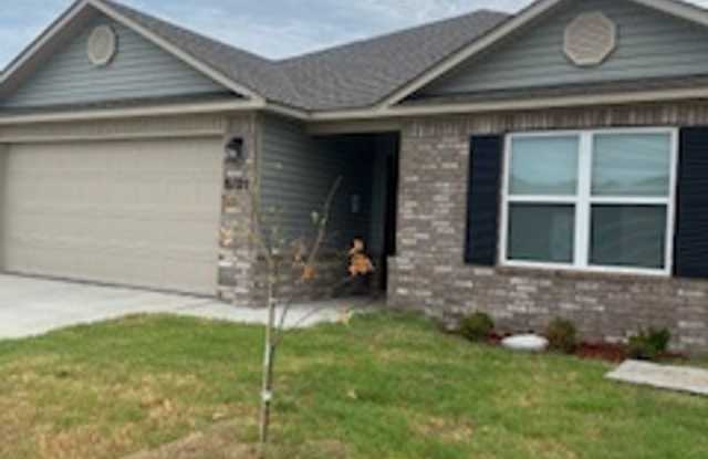 Three Bedroom / Two Bath Home/Two Car Garage/Fenced Backyard photos photos Three Bedroom / Two Bath Home/Two Car Garage/Fenced Backyard photos photos