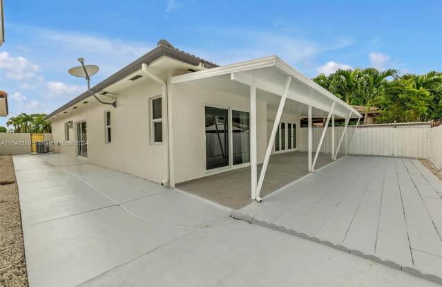 8708 NW 147th Ln Gallery 4