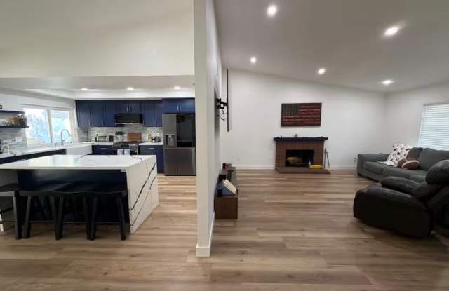 2509 S Canterbury Trail Gallery 3