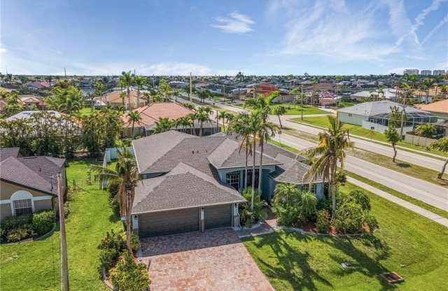 4733 SW 24th Avenue photos photos