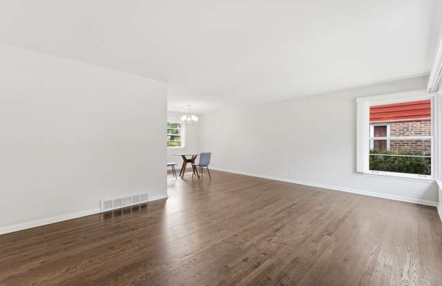 221 W Sheridan Place Gallery 3