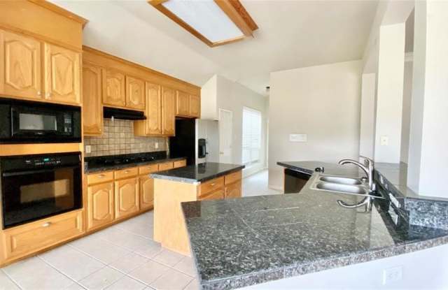 5035 Golfside Drive Gallery 4
