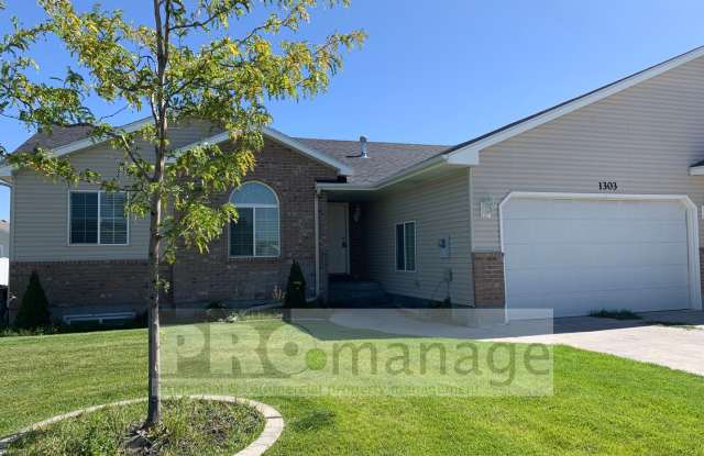 3 Bed / 2 Bath Townhome w/ 2 Car Garage - Ammon photos photos