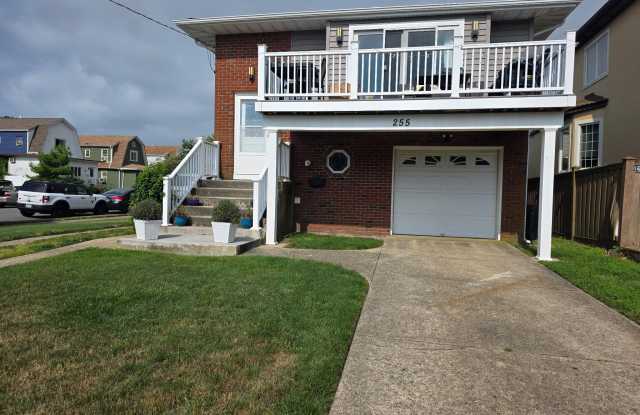 255 Franklin Boulevard photos photos