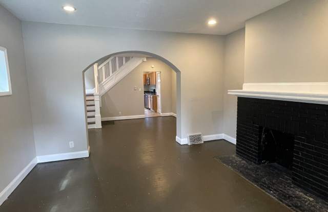 2934 N College Avenue Gallery 2