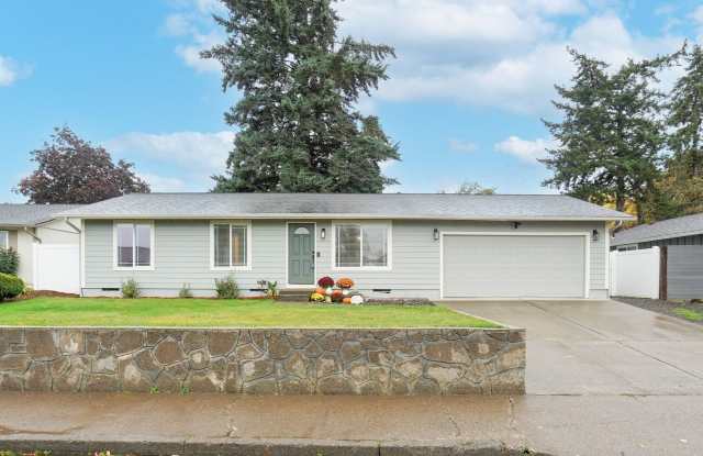 Living  Family Room! Freshly updated! photos photos