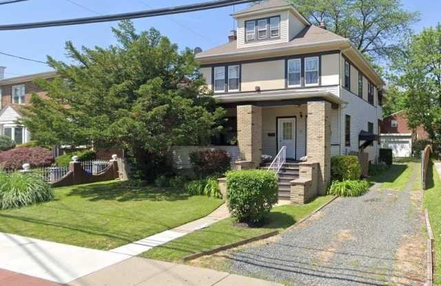 767 Roosevelt Avenue - 767 Roosevelt Avenue, Carteret, NJ 07008