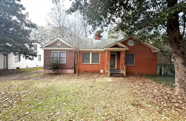 ** 3 Bed 2 Bath Located beside Huntingdon ** Call 334-366-9198 to schedule a self tour photos photos