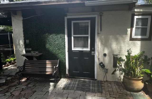 6837 SW 39th Ter photos photos