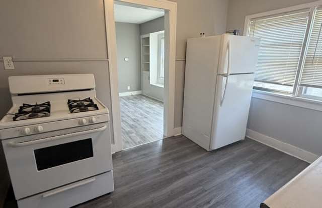 7901 Dorver Avenue - Upstairs Gallery 4