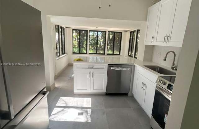 421 SW 11th St photos photos