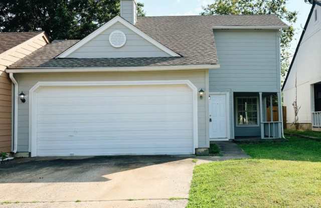 Spacious 1 Bedroom Duplex, 2 car garage photos photos