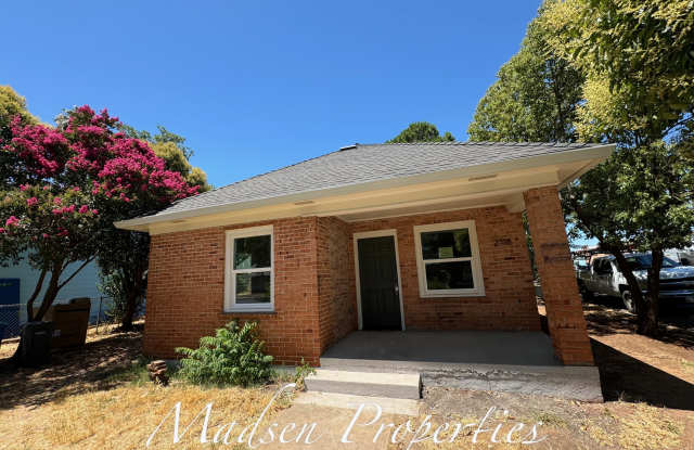 2718 Brown Avenue Gallery 2