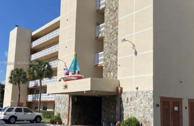 301 SE 3rd St photos photos