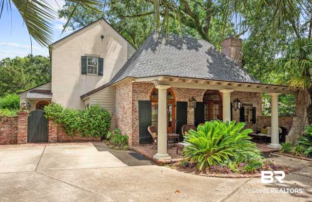 209 Magnolia Avenue Gallery 3