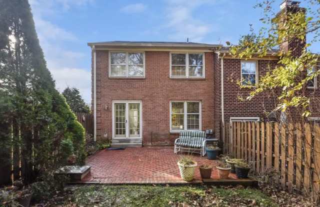 6701 Surreywood Lane Gallery 3