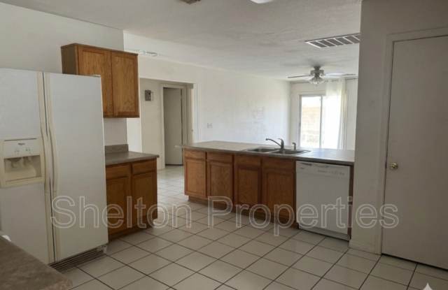7391 W Solano Dr Gallery 3