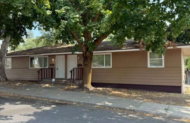 3216 North Maple Street photos photos