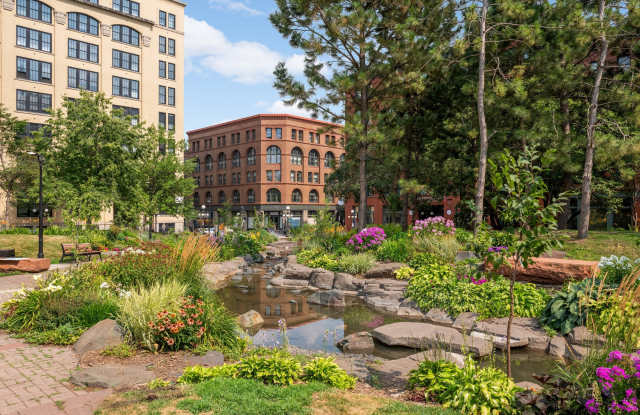 Mears Park Place Gallery 3