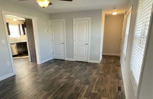 3 Bed, 2.5 Bath - Single Family Home - AVAILABLE NOW Gallery 4