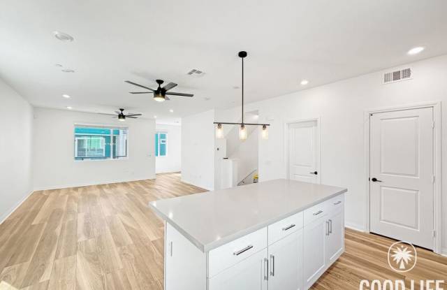 1998 Affinity Ln Gallery 3