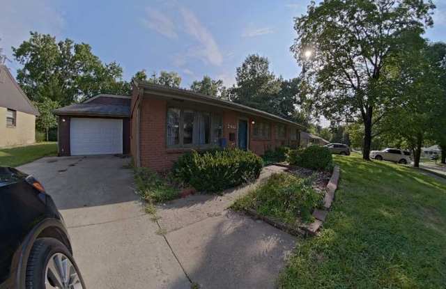 3D Tour Available! West Side Home + Sunroom + Attached Garage + Pets Welcome + Washer & Dryer! Available August 10th! photos photos