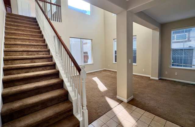 Beautiful 4 Bed, 3.5 Bath in Brentwood Gallery 3