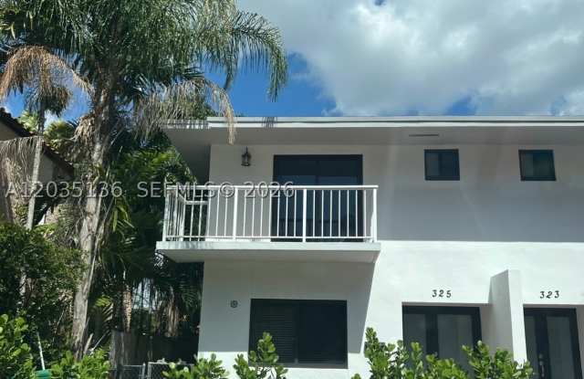 325 MENORES AVE photos photos