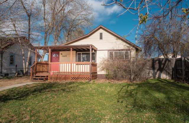 3-bed, 2-bath home with large back yard photos photos