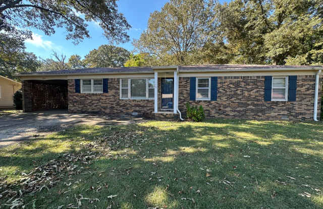 3 Bedroom Home with Bonus Room & Fenced Backyard in Oxford! Gallery 1
