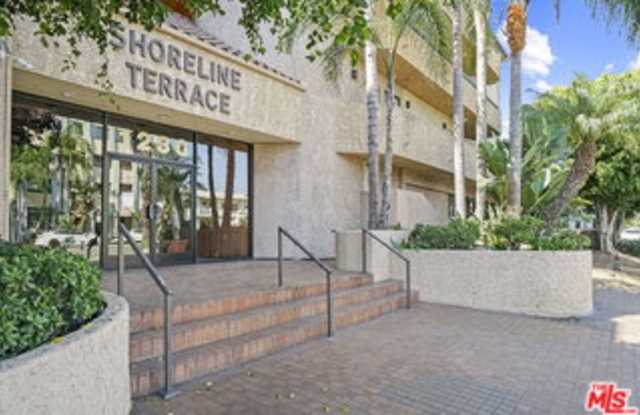 1230 East Ocean Boulevard Gallery 2
