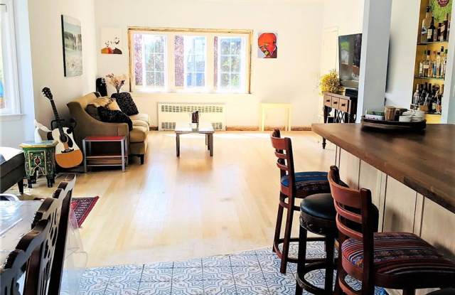 252 Washington Boulevard Gallery 4
