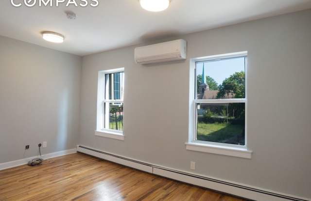 572 Myrtle Avenue Gallery 4