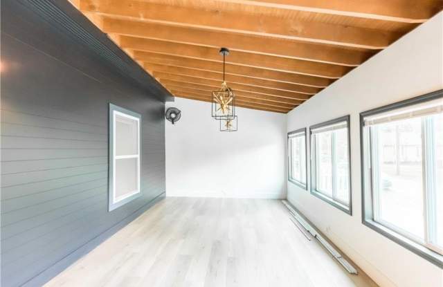 1170 Niles Avenue NW Gallery 4