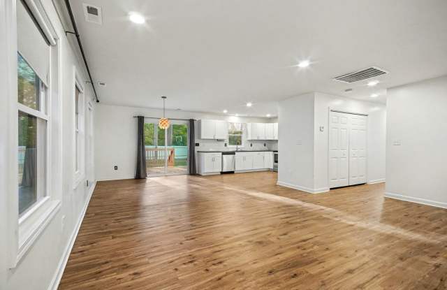 MODERN SINGLE-FAMILY HOME IN COLONIAL BEACH photos photos MODERN SINGLE-FAMILY HOME IN COLONIAL BEACH photos photos