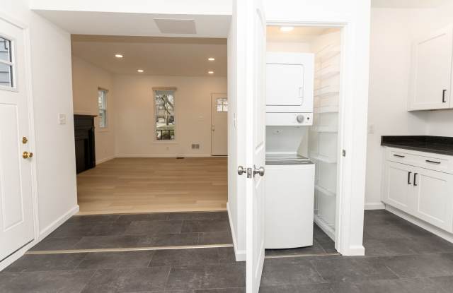 717 N Congress St - 1 photos photos