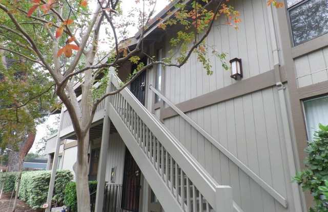 1544 Bailey Rd Gallery 1