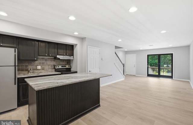 27-B DARIEN Gallery 3