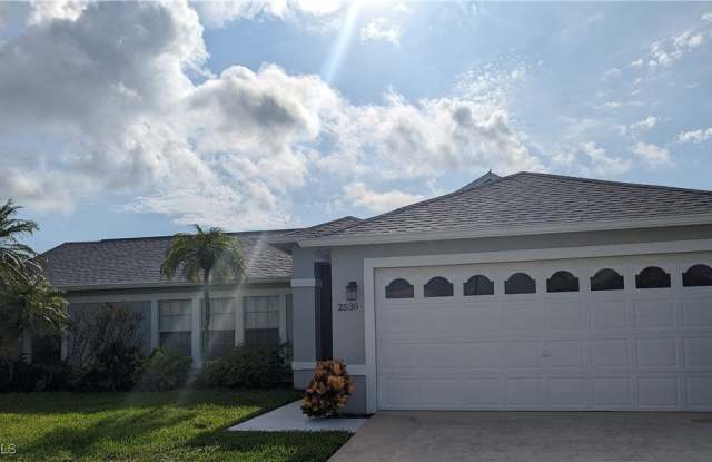 2535 SW 28th Place Gallery 2